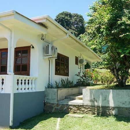Hotel Ogumka, Self Catering , Beoliere, Mahe à Victoria Extérieur photo
