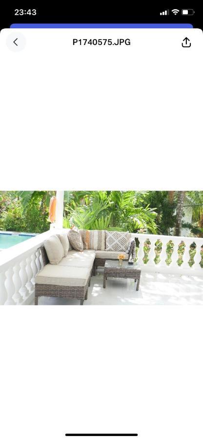 Hotel Ogumka, Self Catering , Beoliere, Mahe à Victoria Extérieur photo