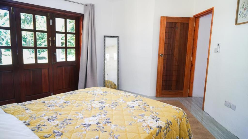 Hotel Ogumka, Self Catering , Beoliere, Mahe à Victoria Extérieur photo